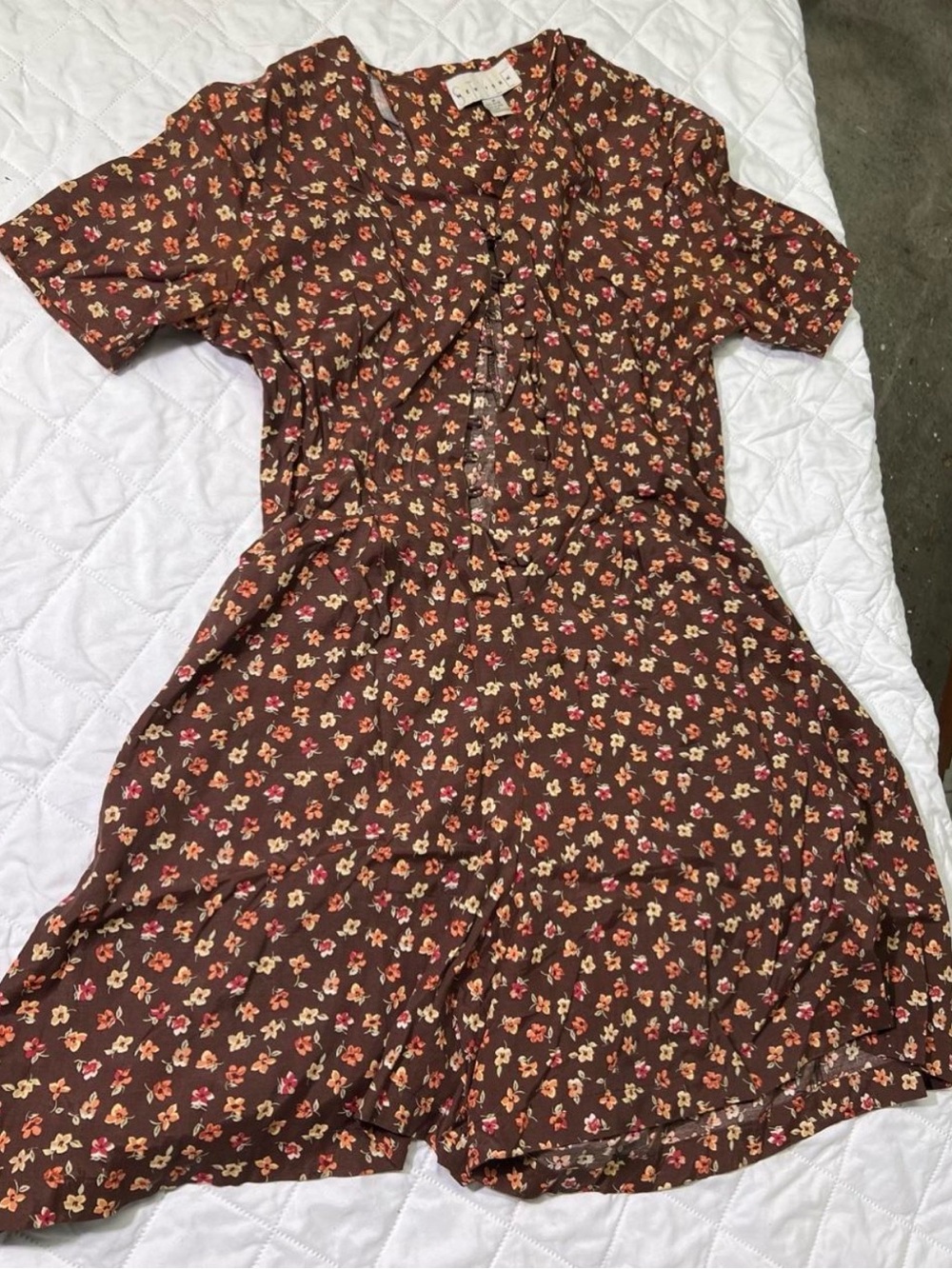 New York Style 90s medium brown floral mini dress
